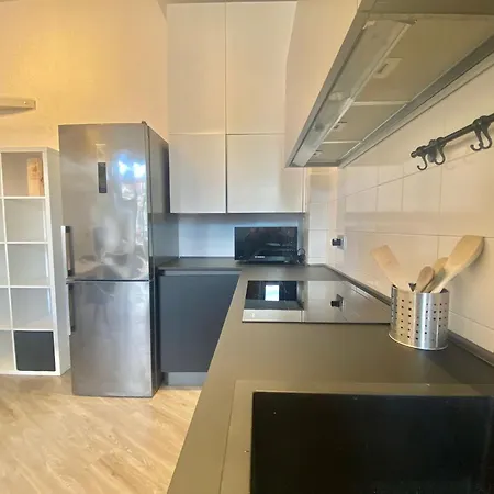 Apartament Palma Home, Elegante E Spaziosa Nel Cuore Della Citta Di Milano, Con Metropolitana M1 Gambara